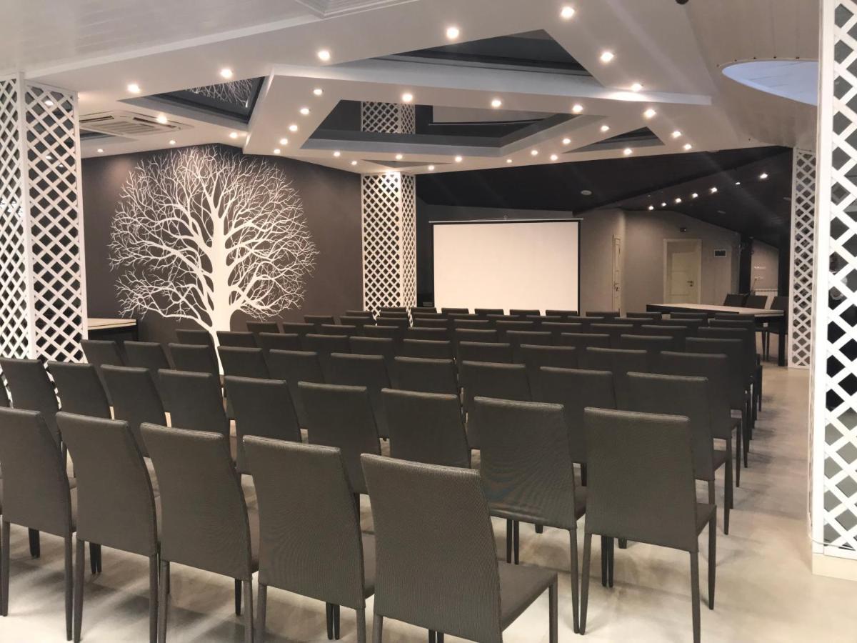 Spa-Hotel Myslyvskiy Dvir Kiev Bagian luar foto