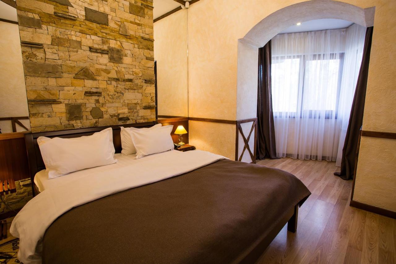 Spa-Hotel Myslyvskiy Dvir Kiev Bagian luar foto