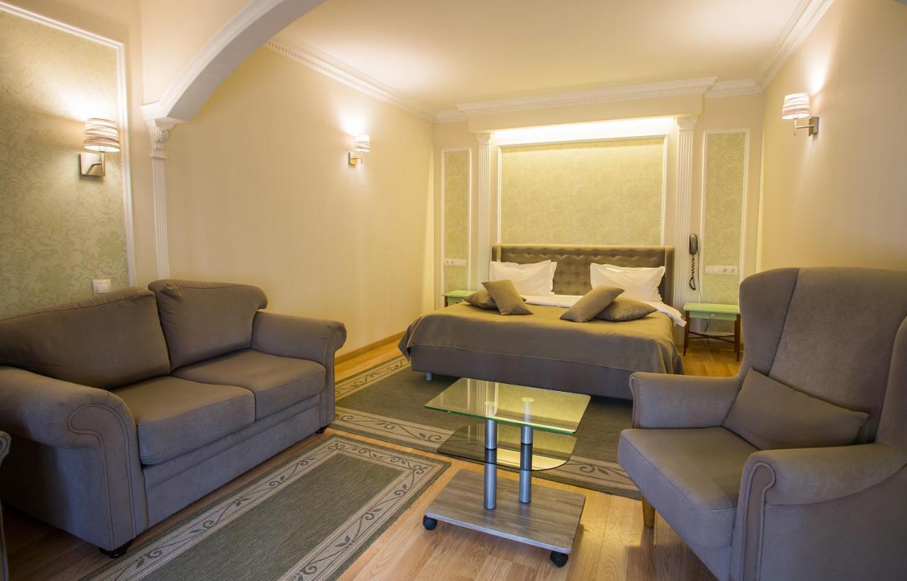 Spa-Hotel Myslyvskiy Dvir Kiev Bagian luar foto