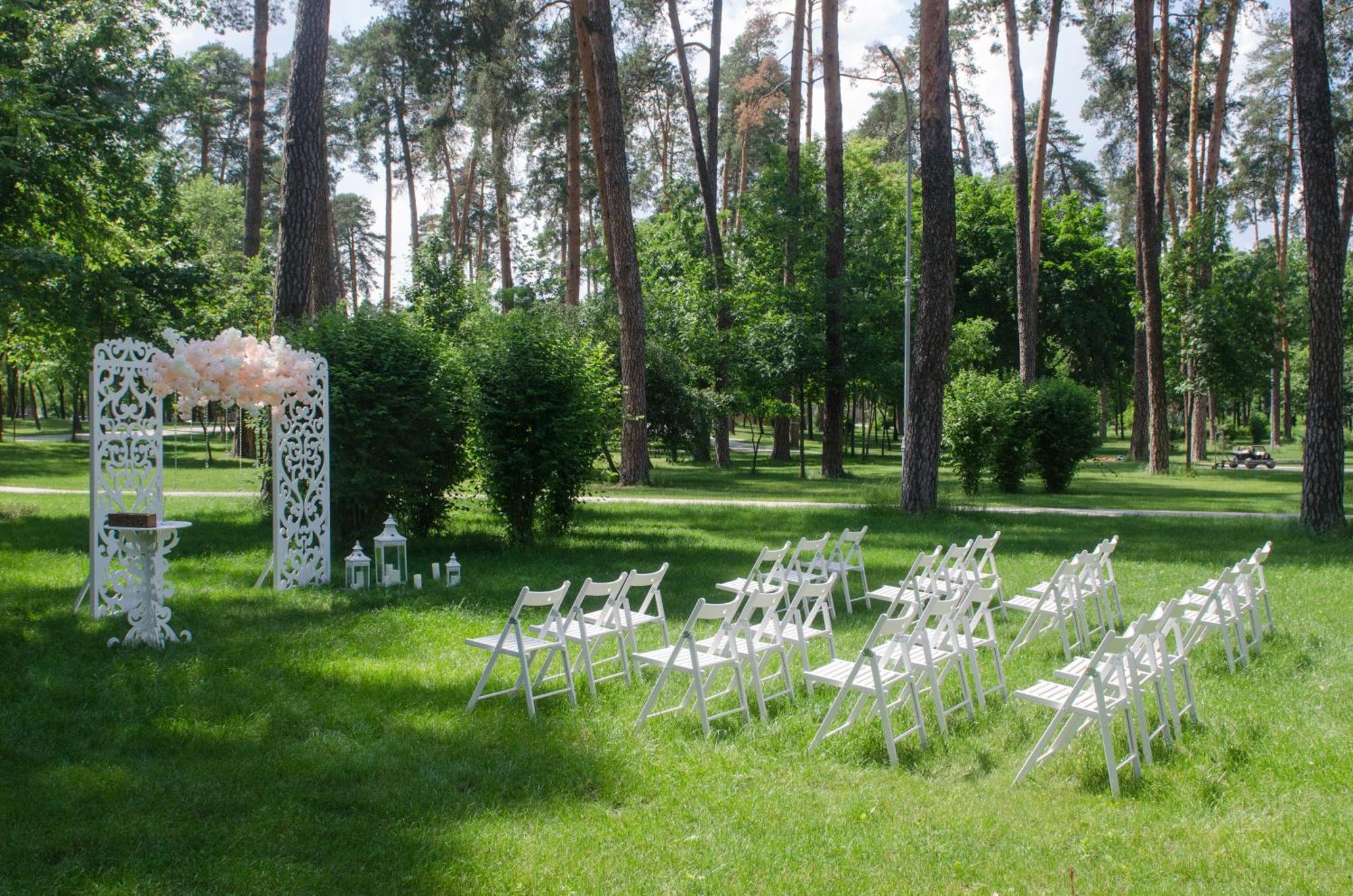 Spa-Hotel Myslyvskiy Dvir Kiev Bagian luar foto