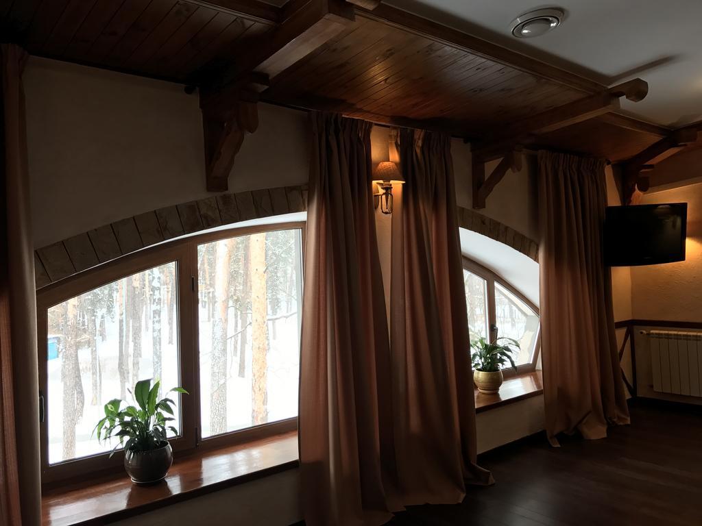 Spa-Hotel Myslyvskiy Dvir Kiev Bagian luar foto