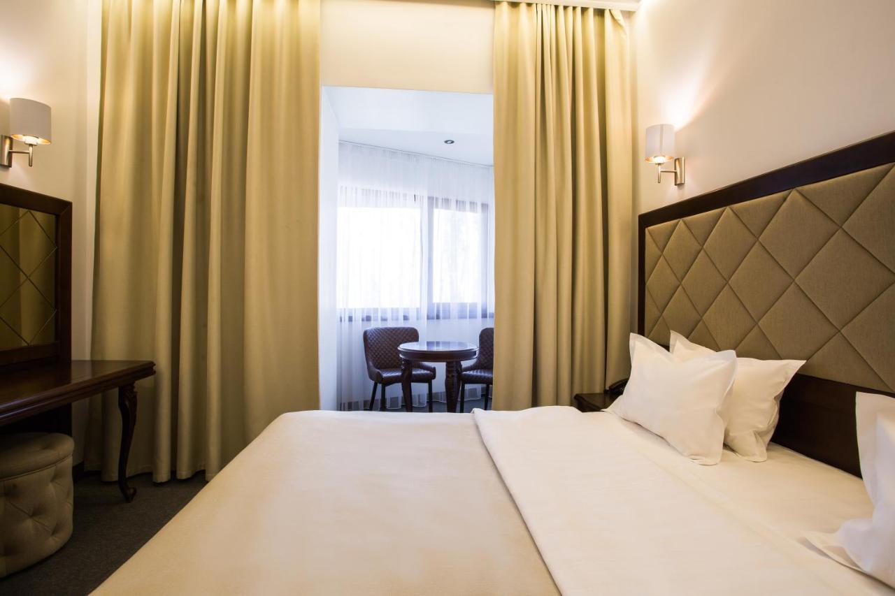 Spa-Hotel Myslyvskiy Dvir Kiev Bagian luar foto